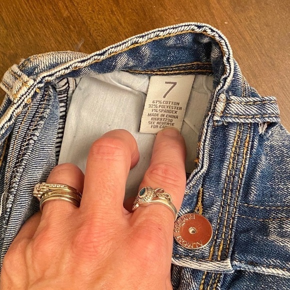 ALMOST FAMOUS CROCHET SHORTS Distressed - Picture 5 of 6